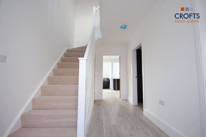 Property photo 2 of 18 Hallway