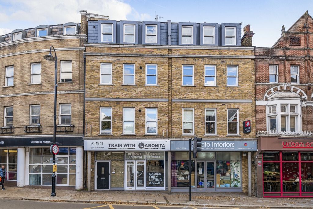 Property photo 1 of 7 906192 (1)