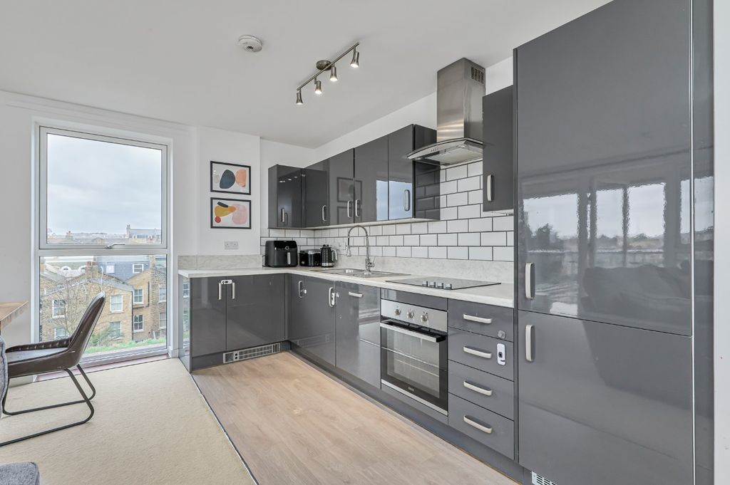 Property photo 3 of 13 Picture No. 15