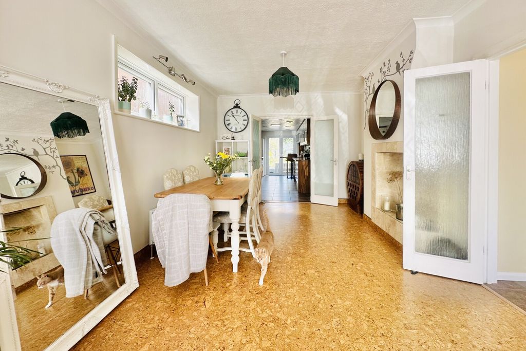 Property photo 3 of 16 Picture No. 26