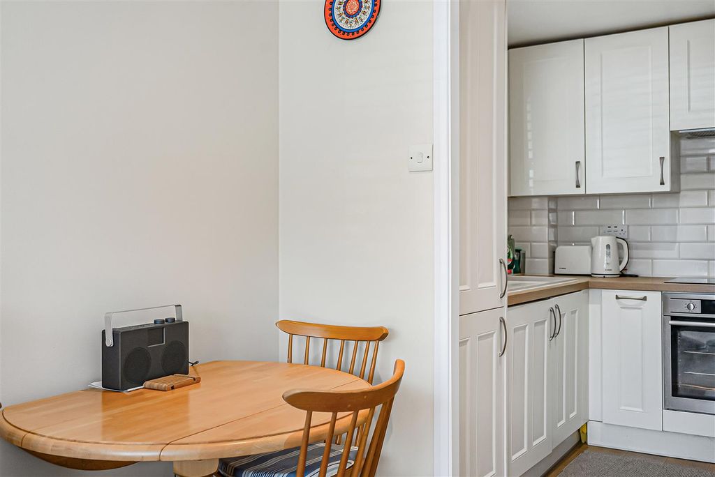 Property photo 3 of 17 12_86047.Jpg