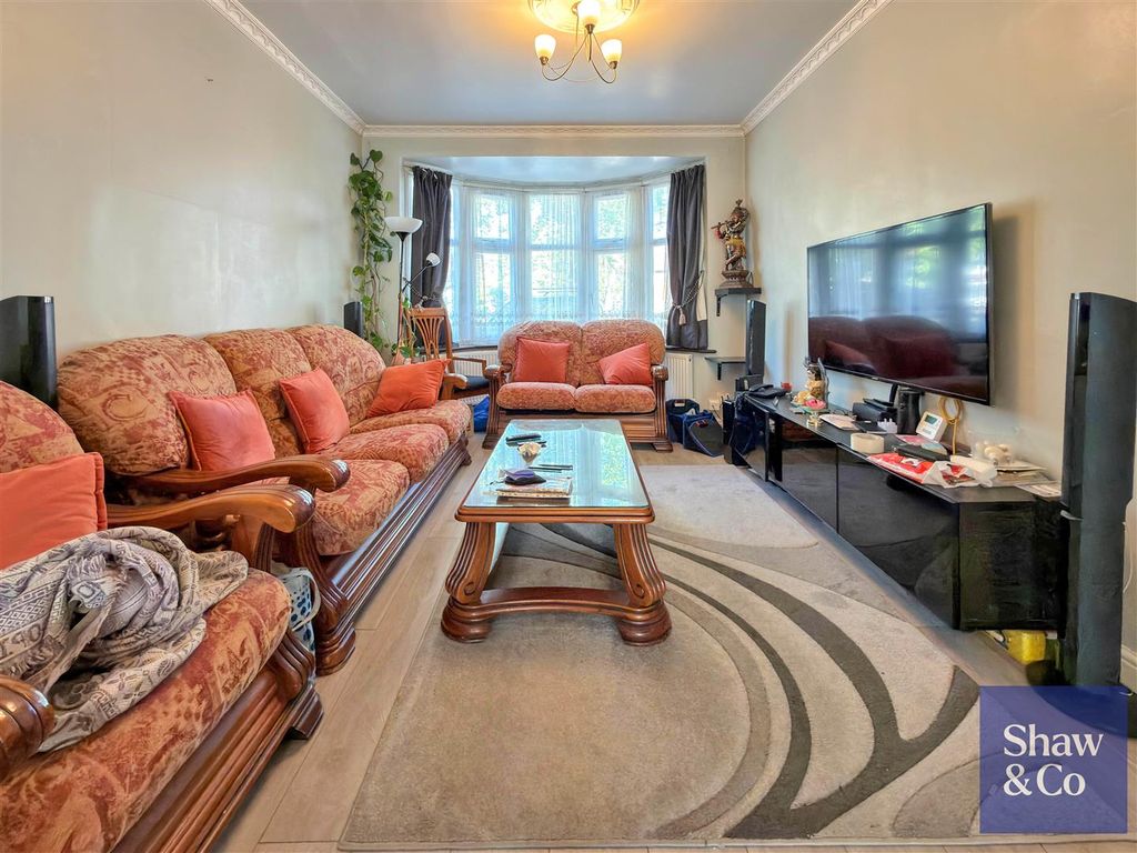 Property photo 3 of 15 Living.Jpeg