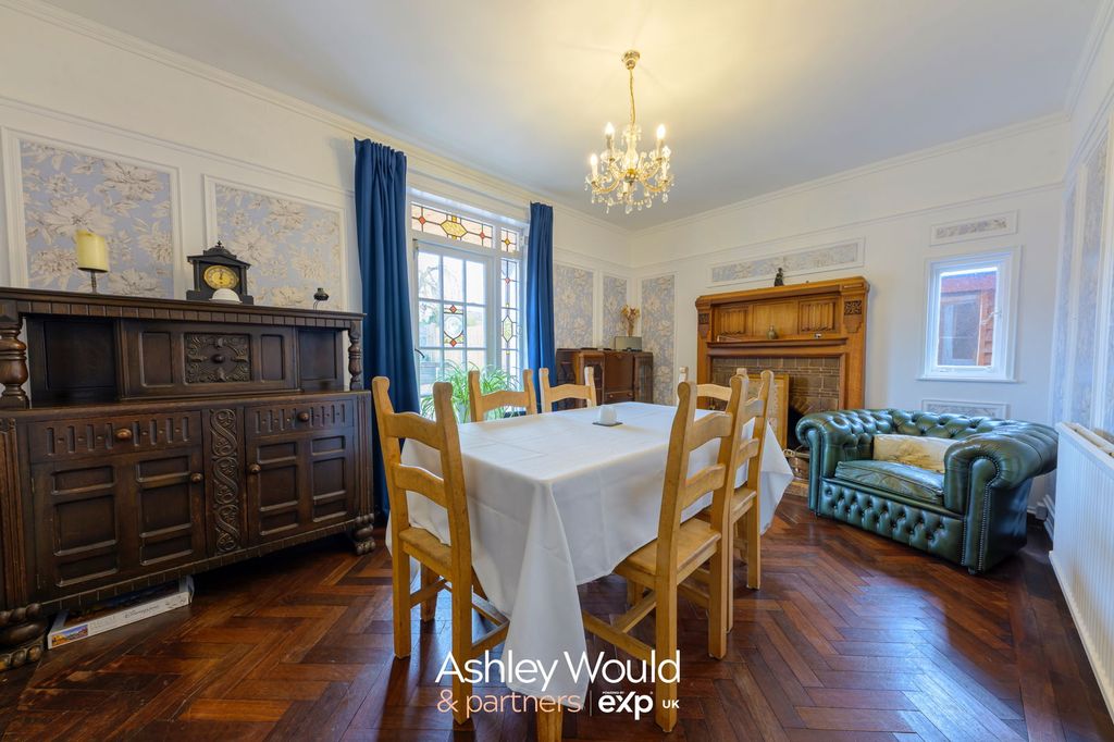 Property photo 3 of 23