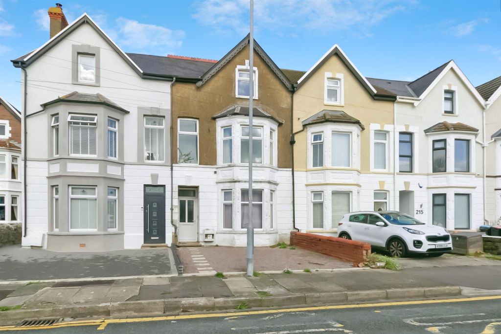 Property photo 2 of 17