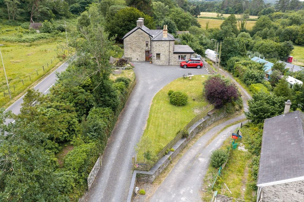 Property photo 3 of 44