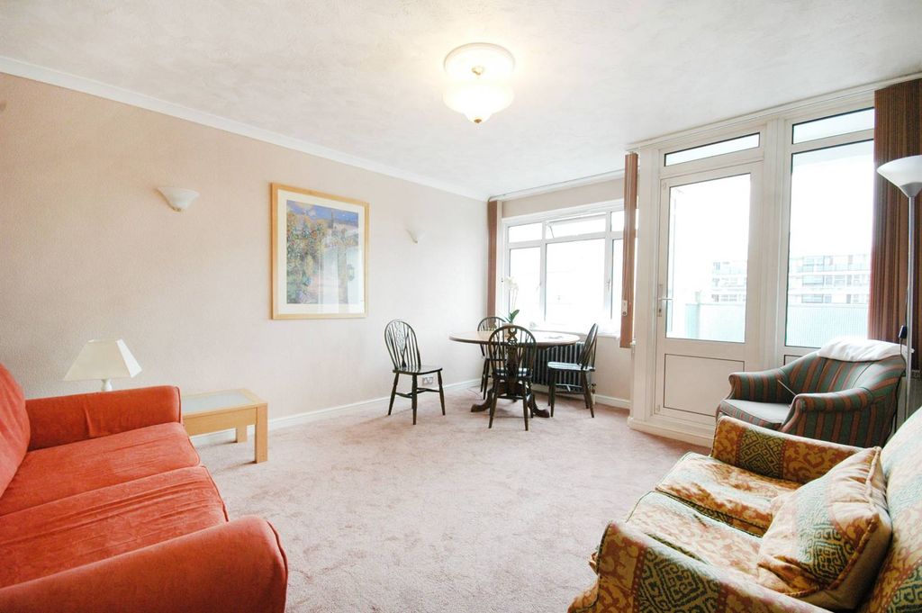 Property photo 2 of 4