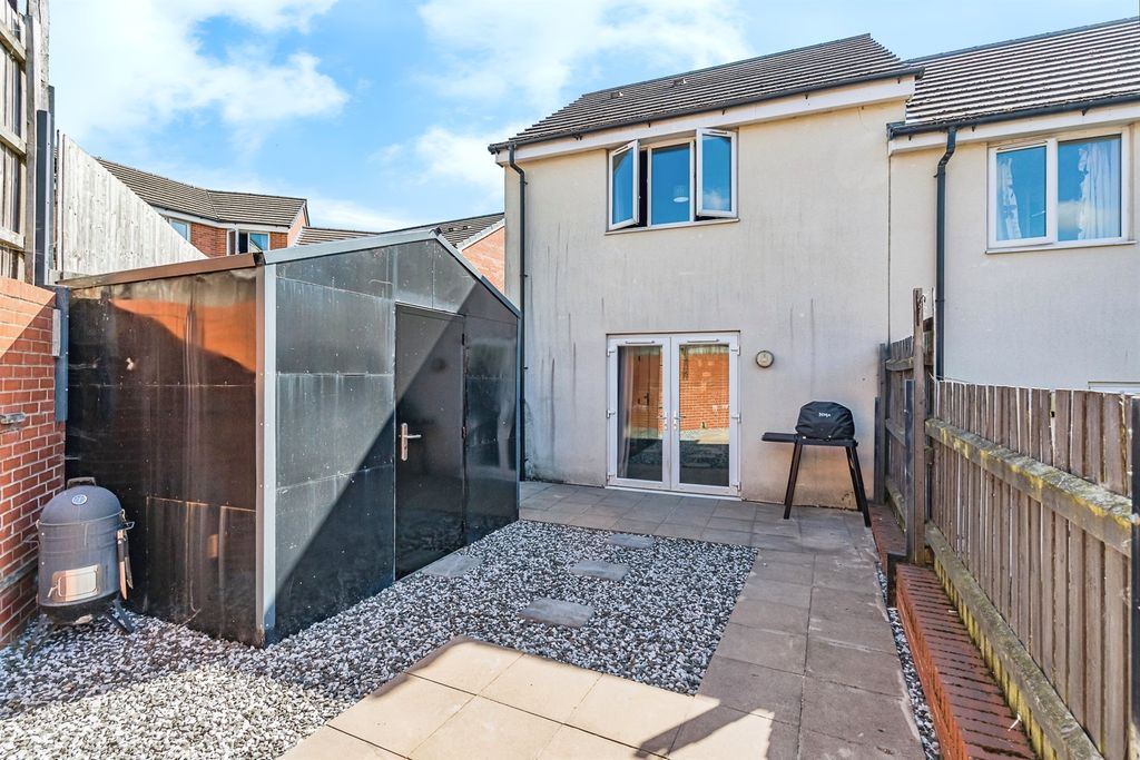 Property photo 2 of 17