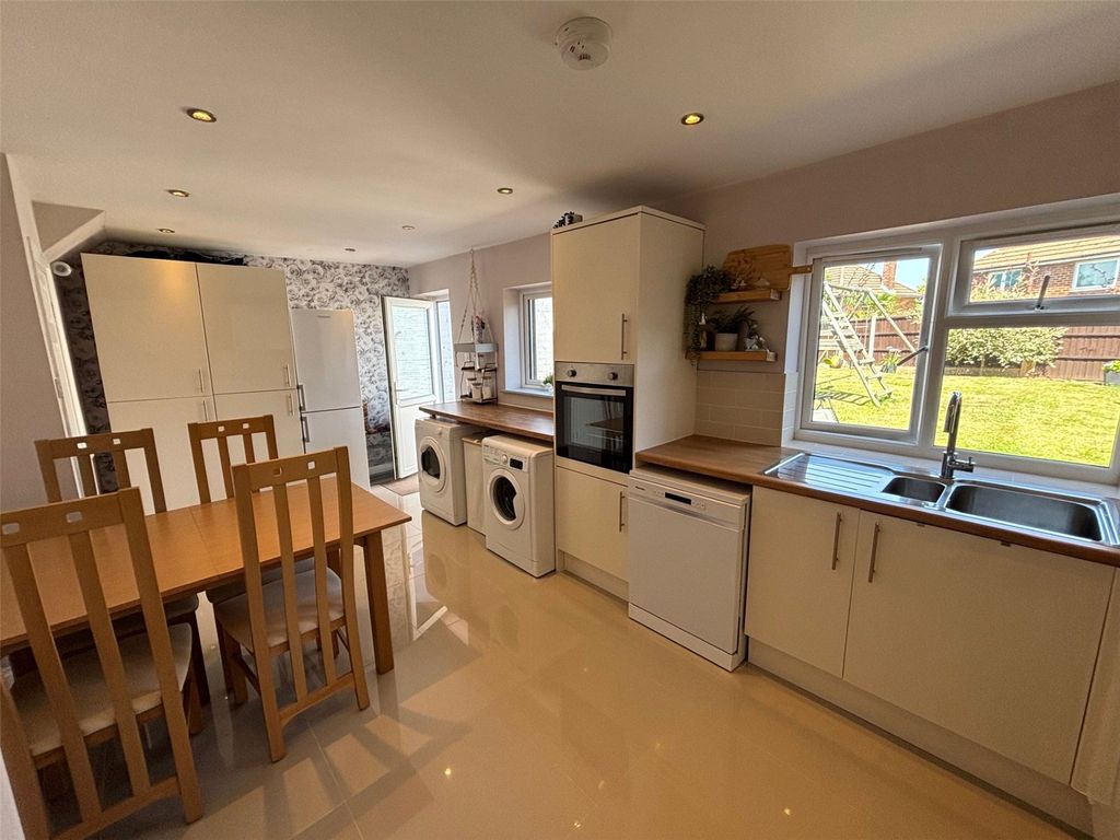 Property photo 2 of 11 Picture No. 09