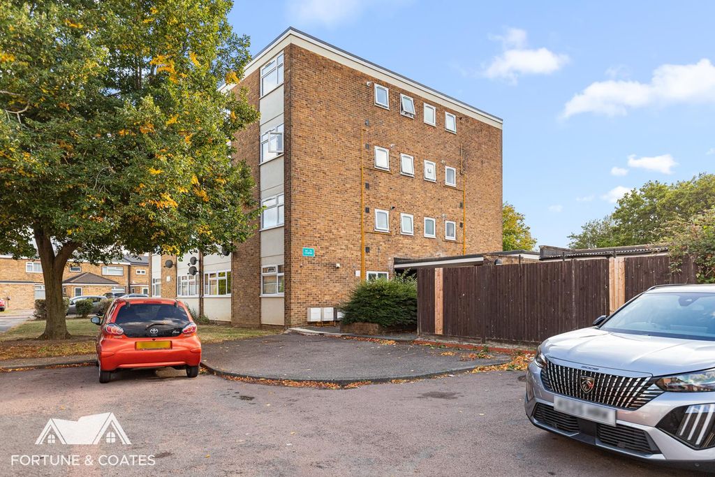 Property photo 1 of 10 Longfield_10.Jpg