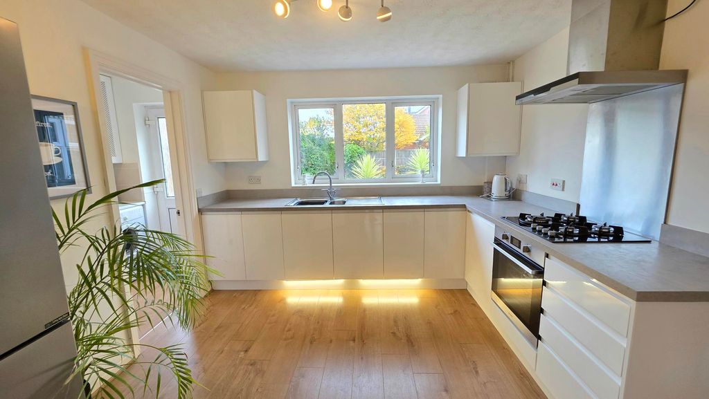 Property photo 3 of 17