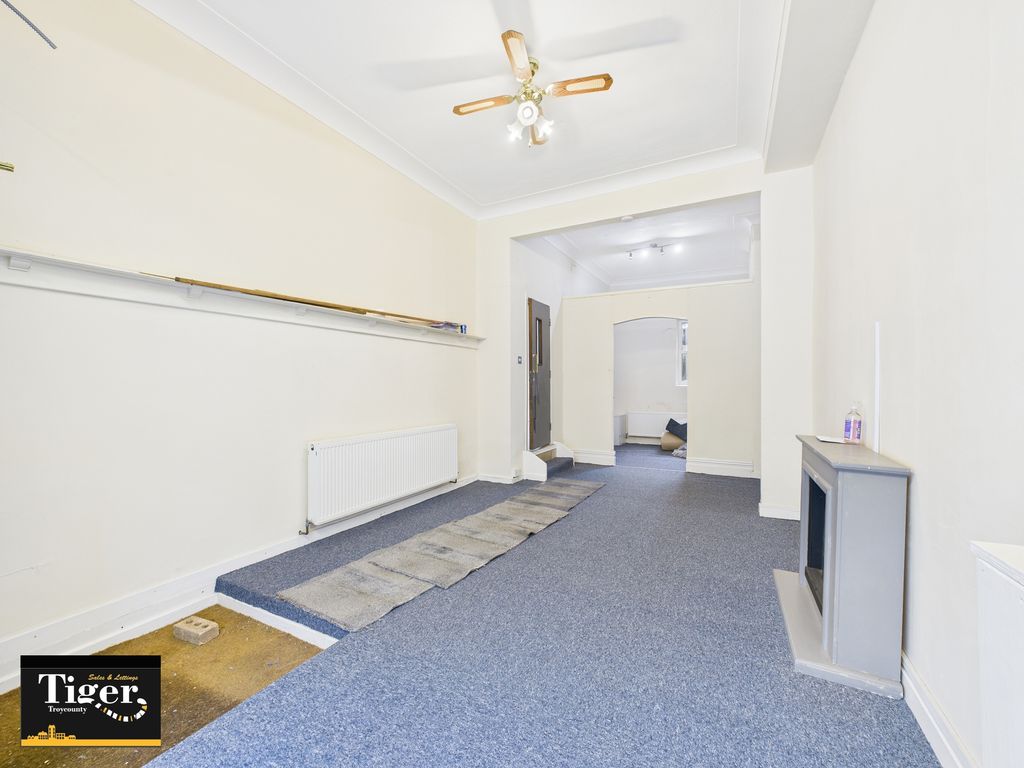 Property photo 3 of 20 Cam03440G0-Pr0493-Still005