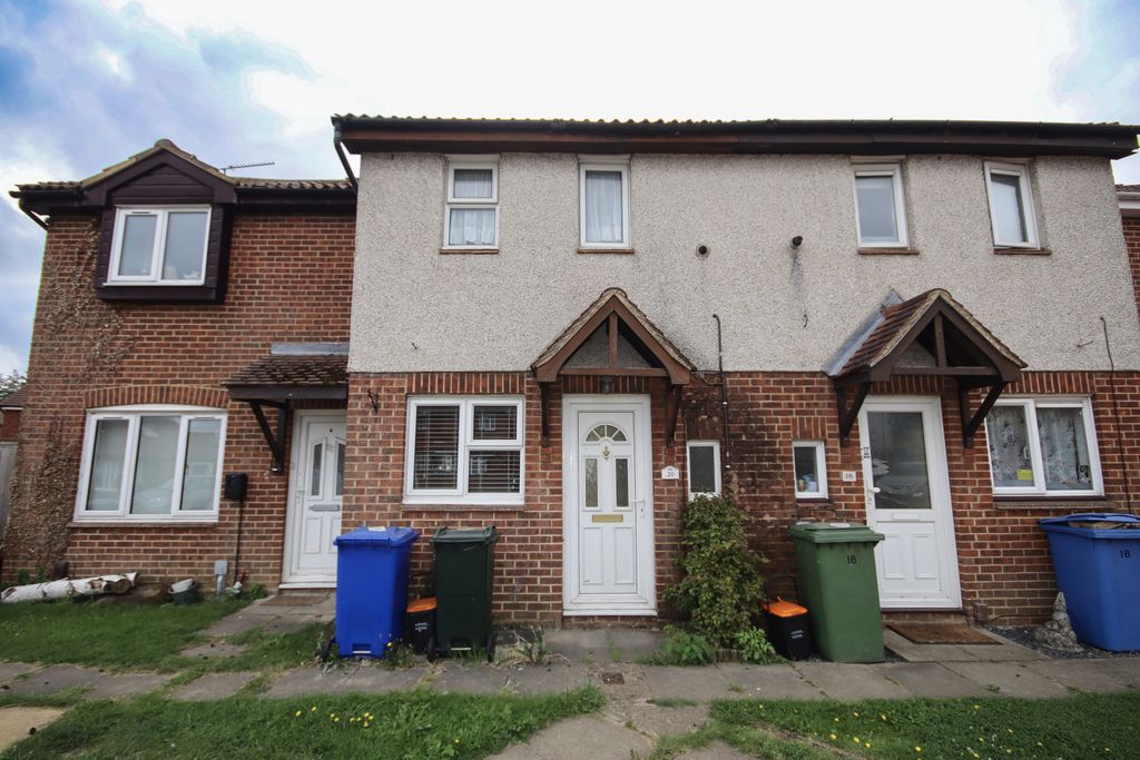 Property photo 1 of 9 2 Bedroom Terraced House, Desirable Location, Allocated Parking Space, Spacious Living Space, Well Presented Kitchen!