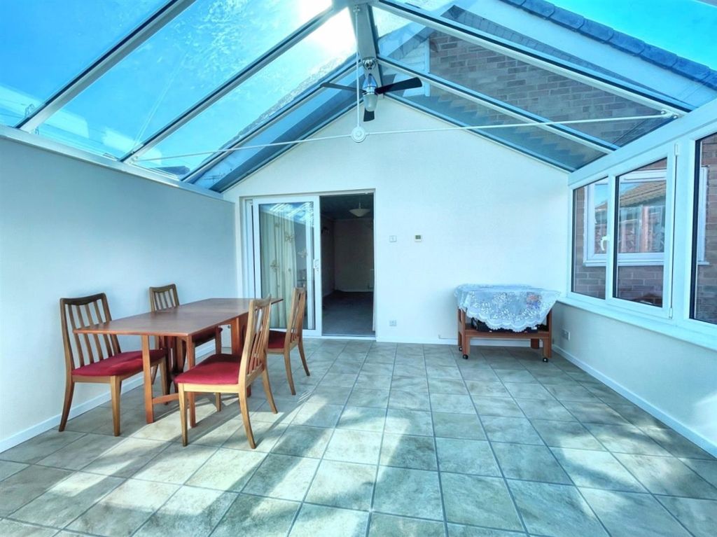 Property photo 3 of 12 Conservatory