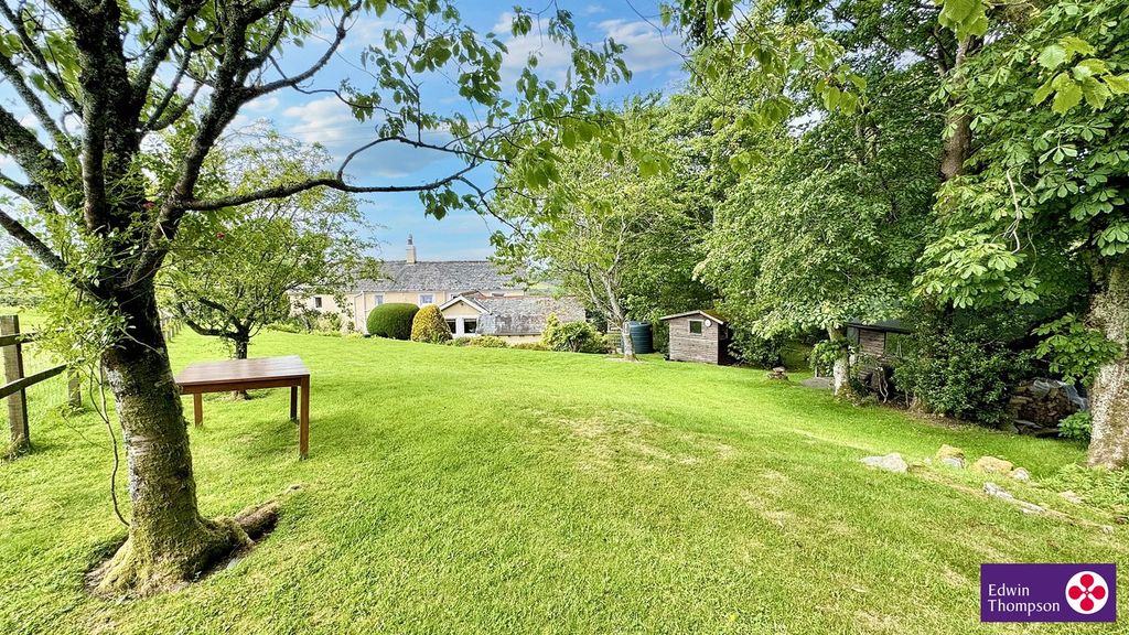 Property photo 2 of 34