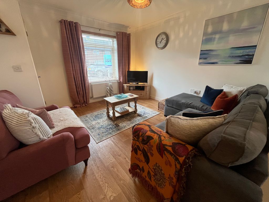 Property photo 3 of 23 Lounge