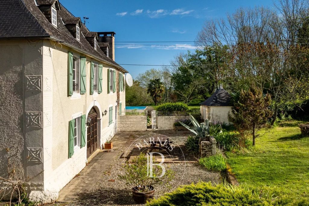 Property photo 3 of 32