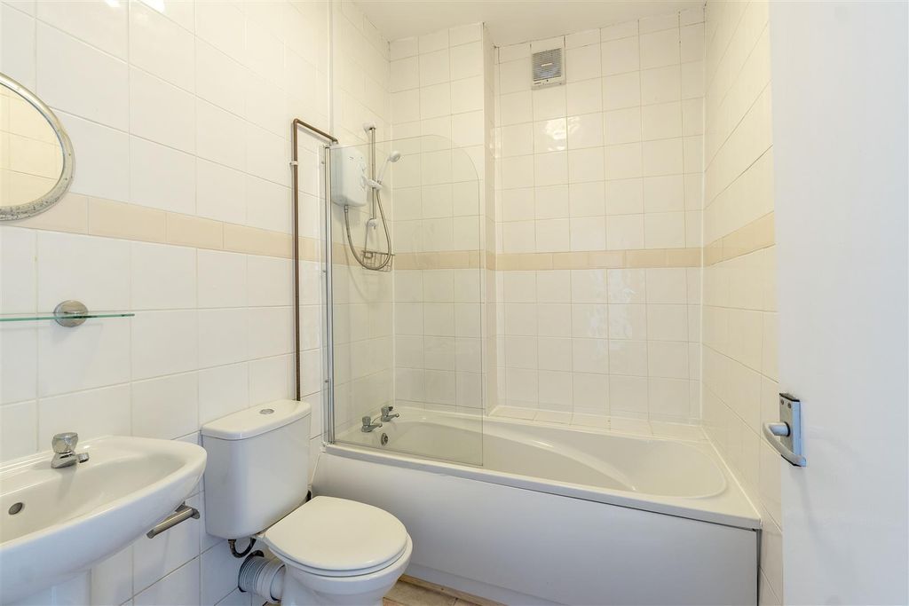 Property photo 2 of 5 Bathroom.Jpg