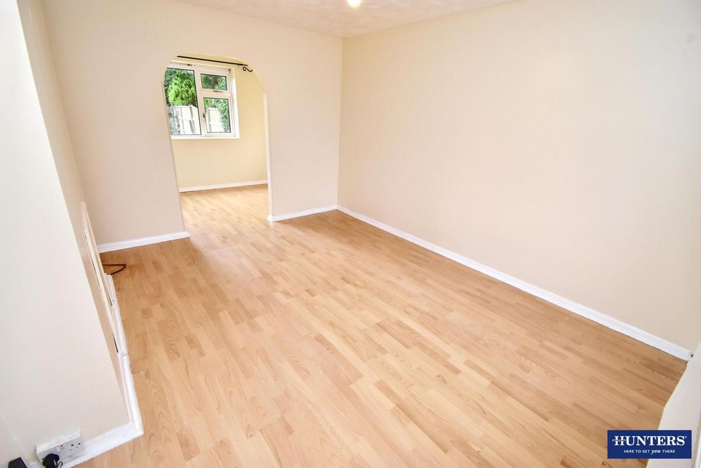 Property photo 3 of 18 Living Room
