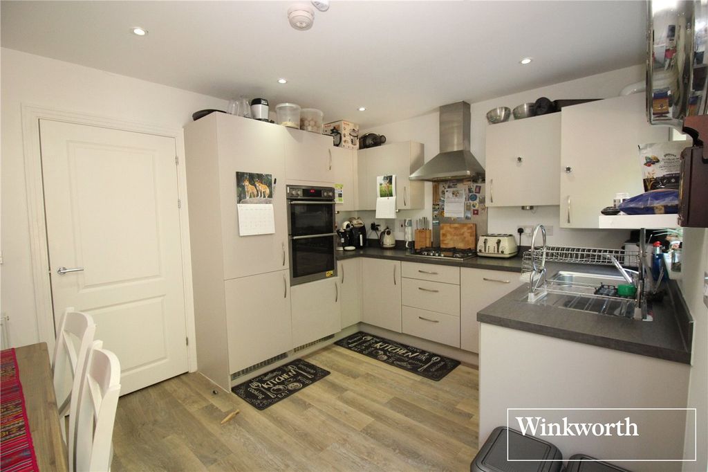 Property photo 2 of 16 Picture No. 11