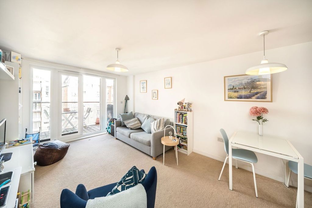 Property photo 2 of 5
