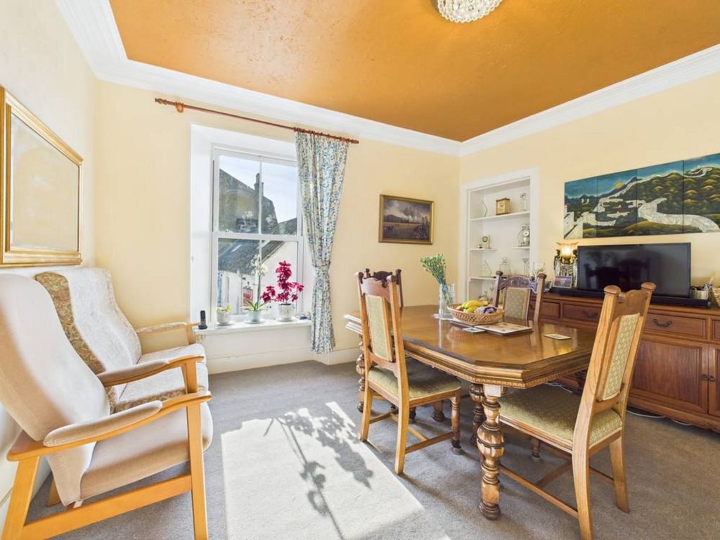 Property photo 2 of 30