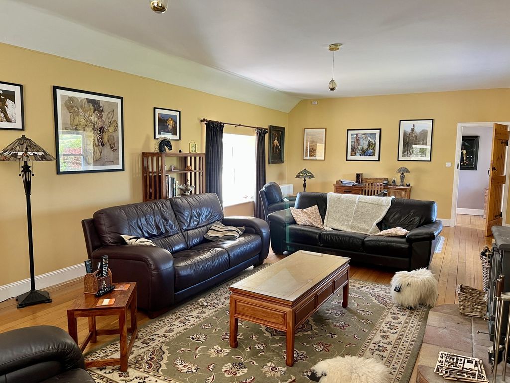 Property photo 3 of 40