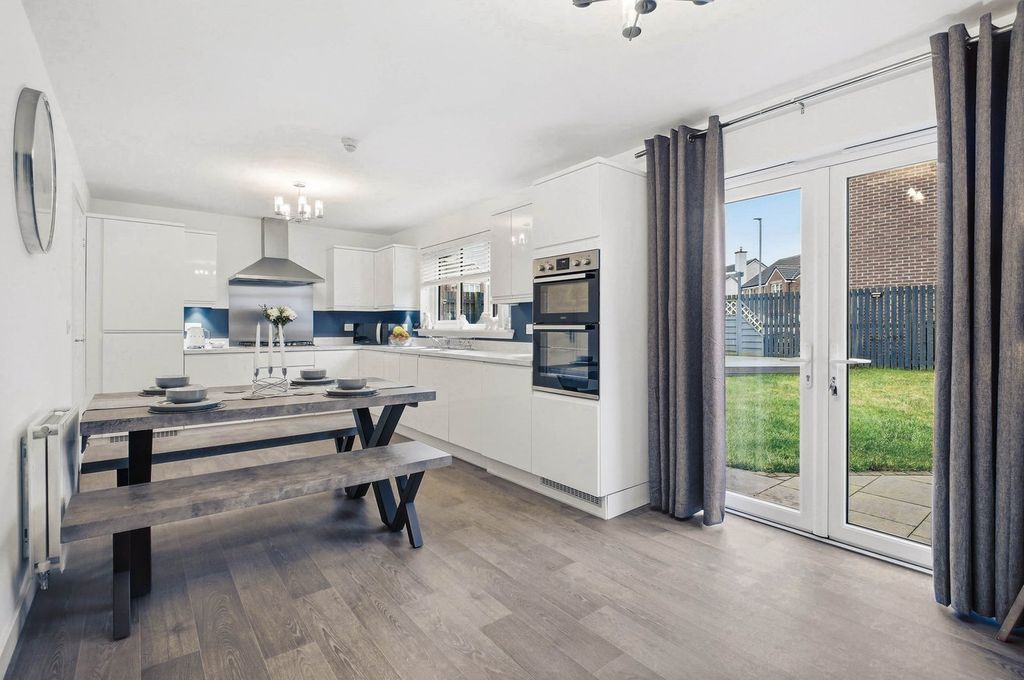 Property photo 2 of 22