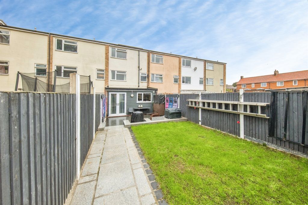 Property photo 2 of 23