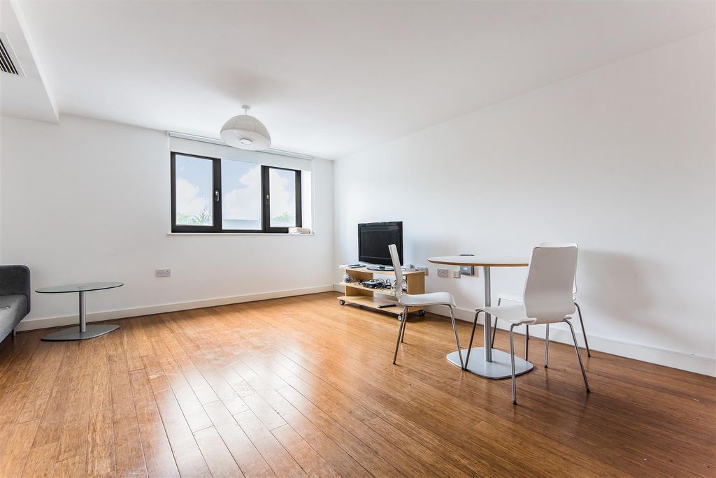 Property photo 3 of 7 606186 (2).Jpg