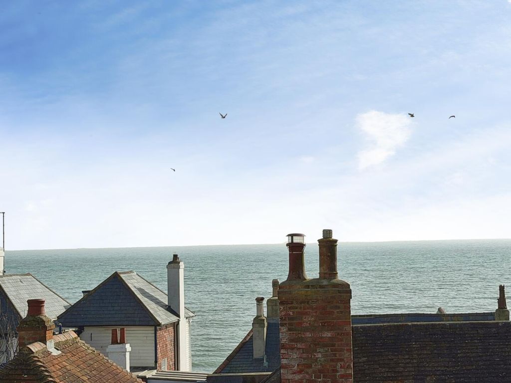 Property photo 3 of 20 Exterior