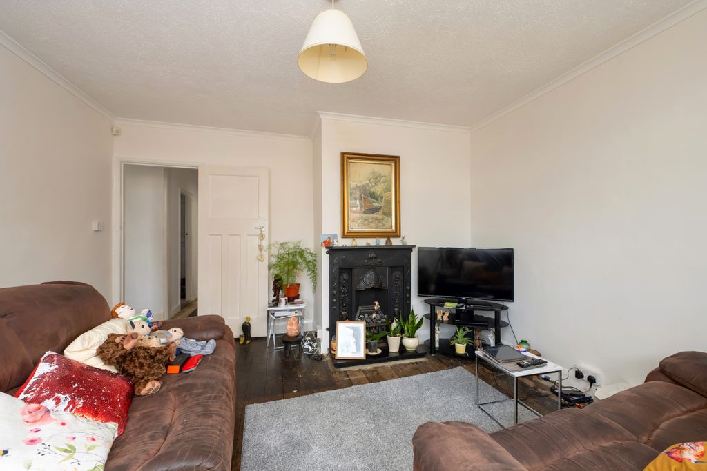 Property photo 3 of 14 Sitting Room