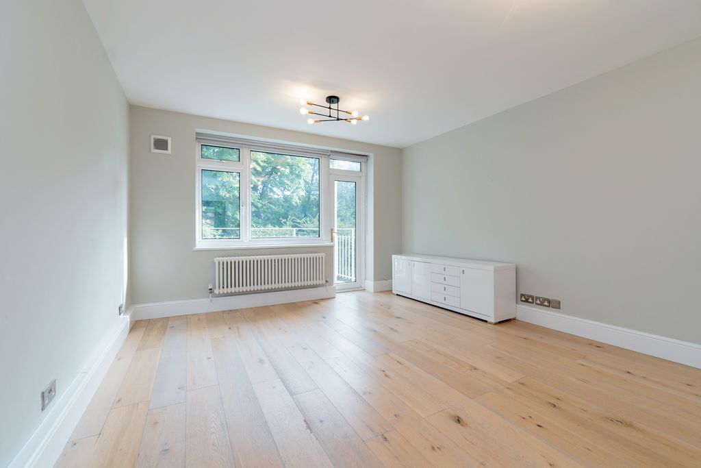 Property photo 1 of 17 Photo 9