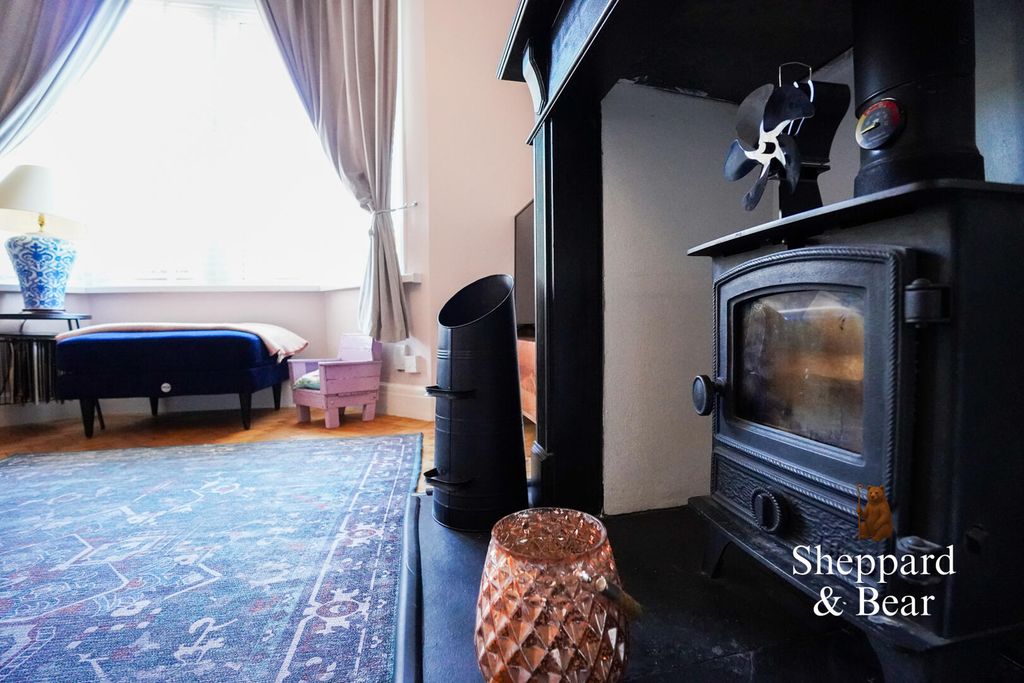 Property photo 3 of 43 Living Room