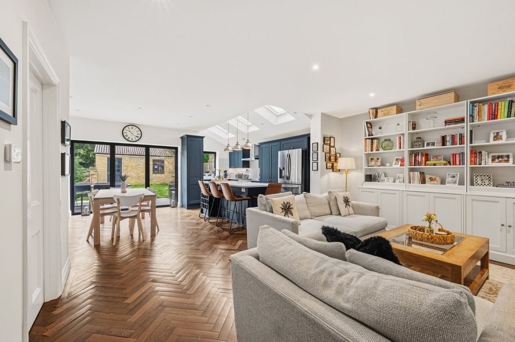 Property photo 3 of 22