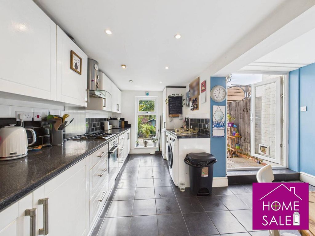 Property photo 3 of 17