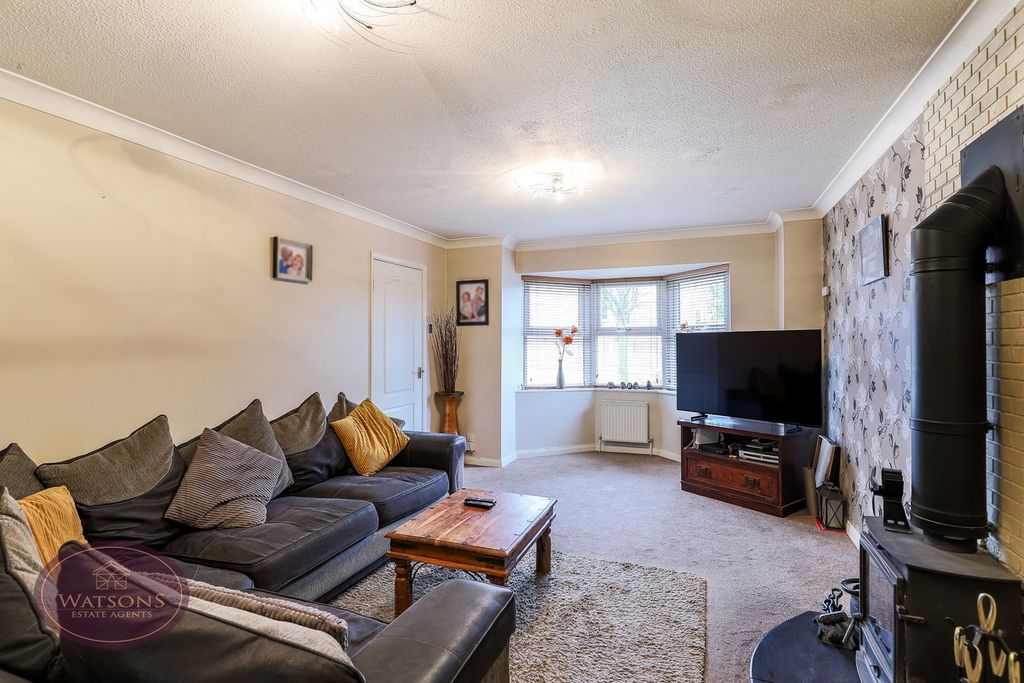 Property photo 2 of 31