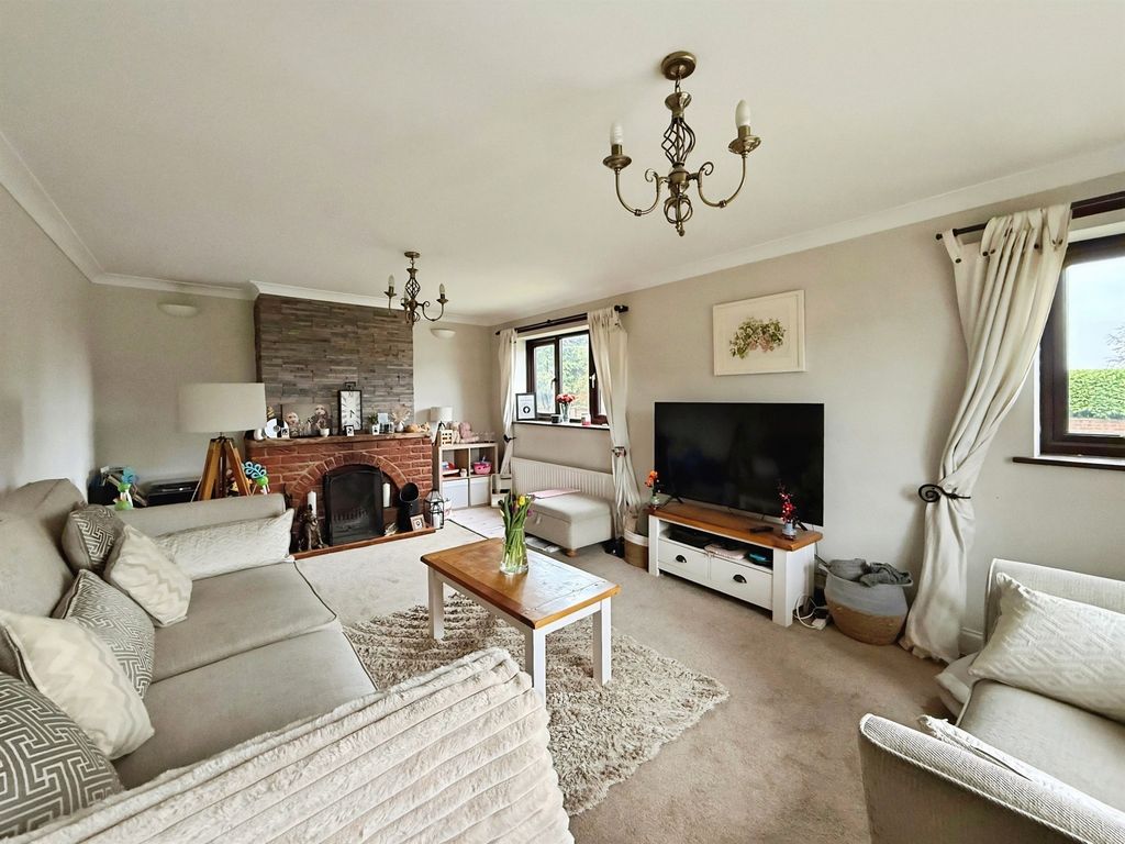 Property photo 3 of 21