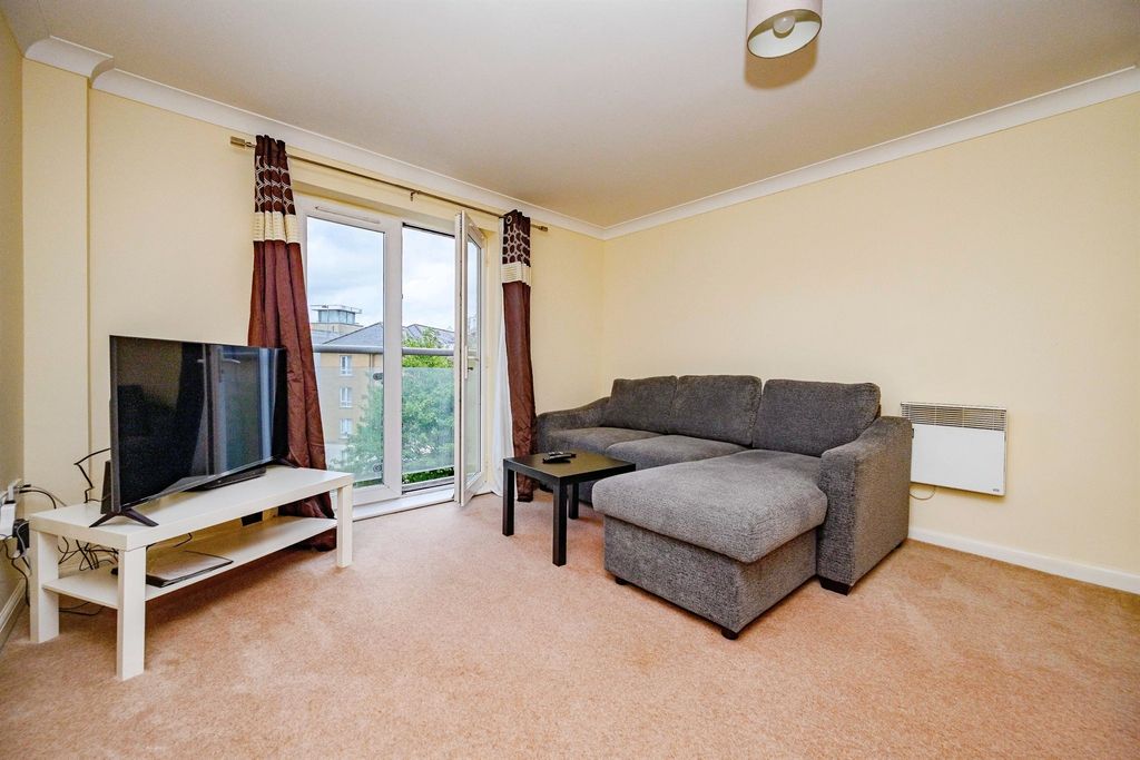Property photo 3 of 10