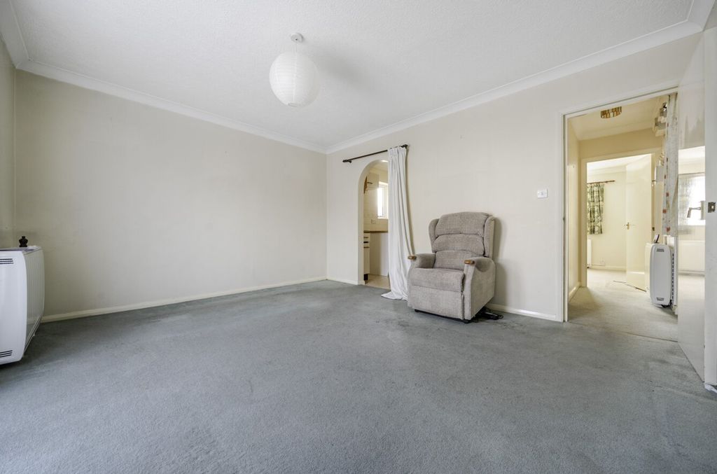 Property photo 3 of 14
