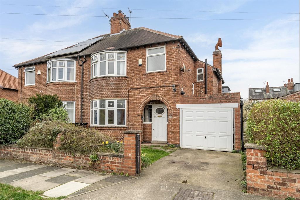 Property photo 1 of 14 External