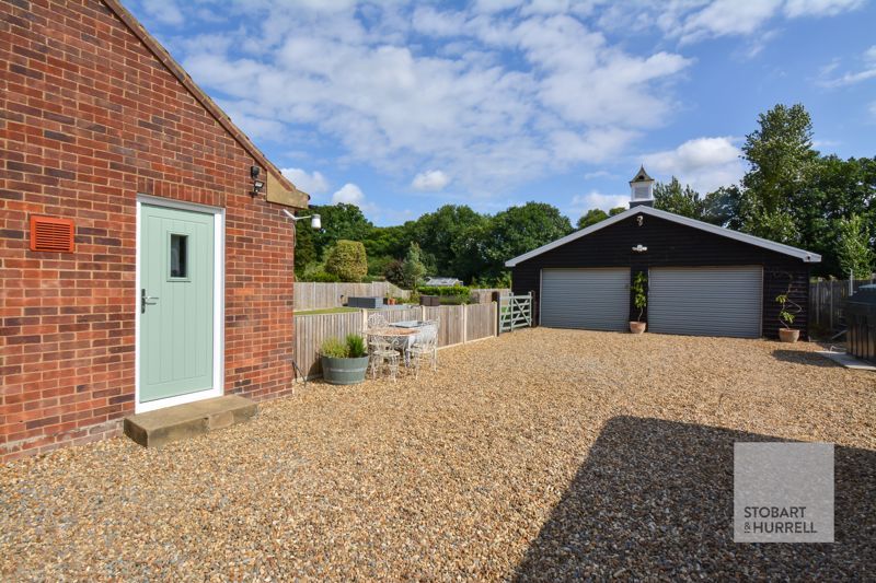 Property photo 3 of 18 Driveway &amp; Workshop