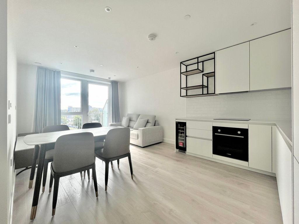 Property photo 3 of 6