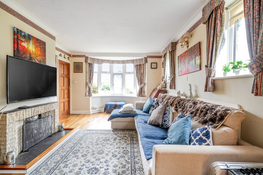 Property photo 2 of 18