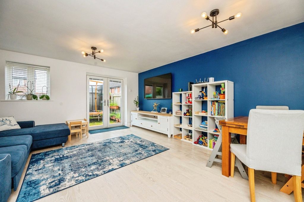 Property photo 2 of 16 Pbox-Img.Jpg