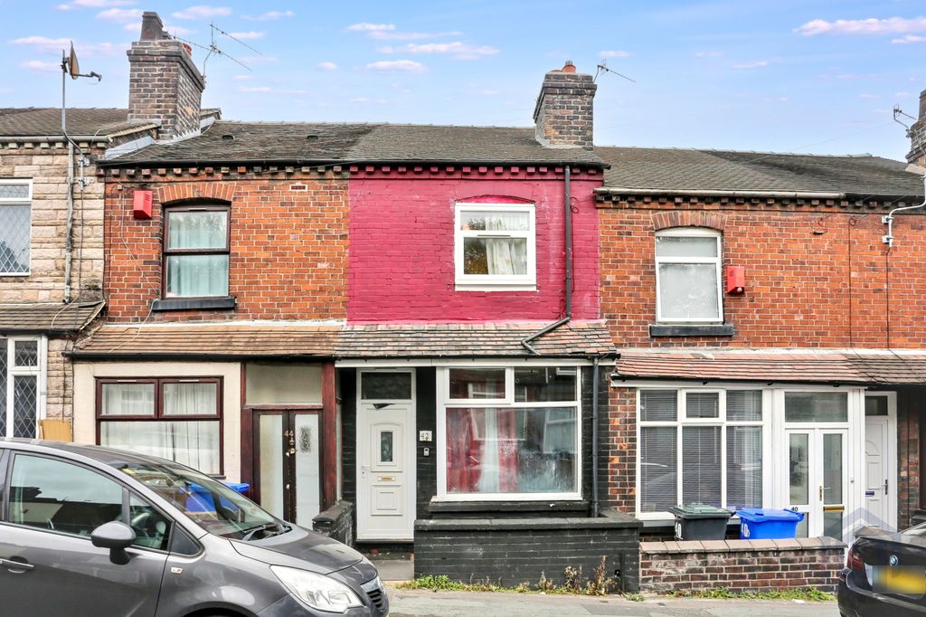 Property photo 1 of 12