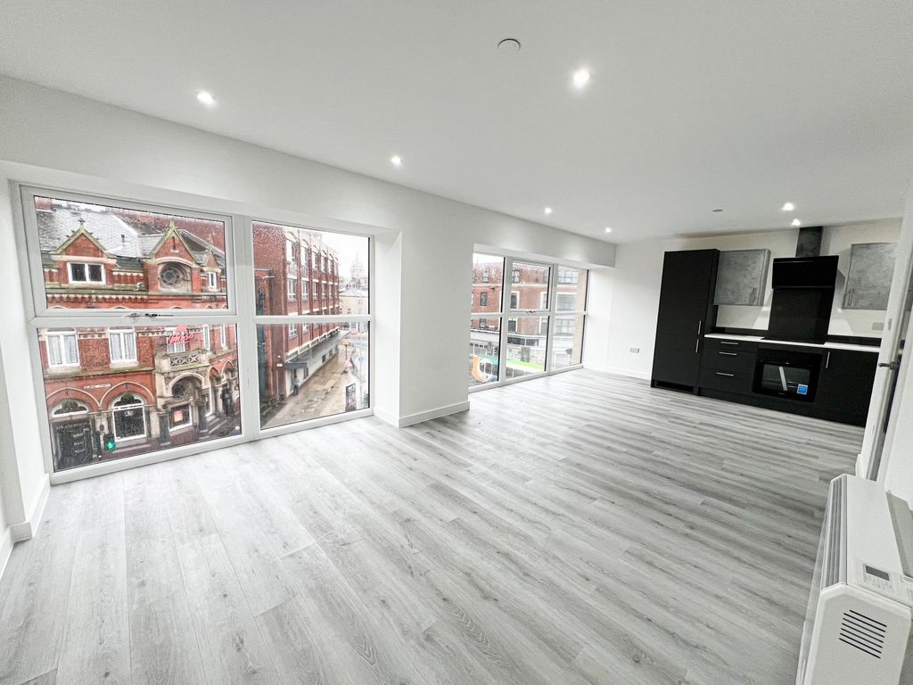 Property photo 3 of 9 Kitchen