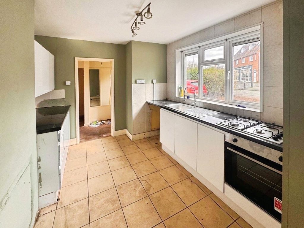 Property photo 3 of 7 Kitchen