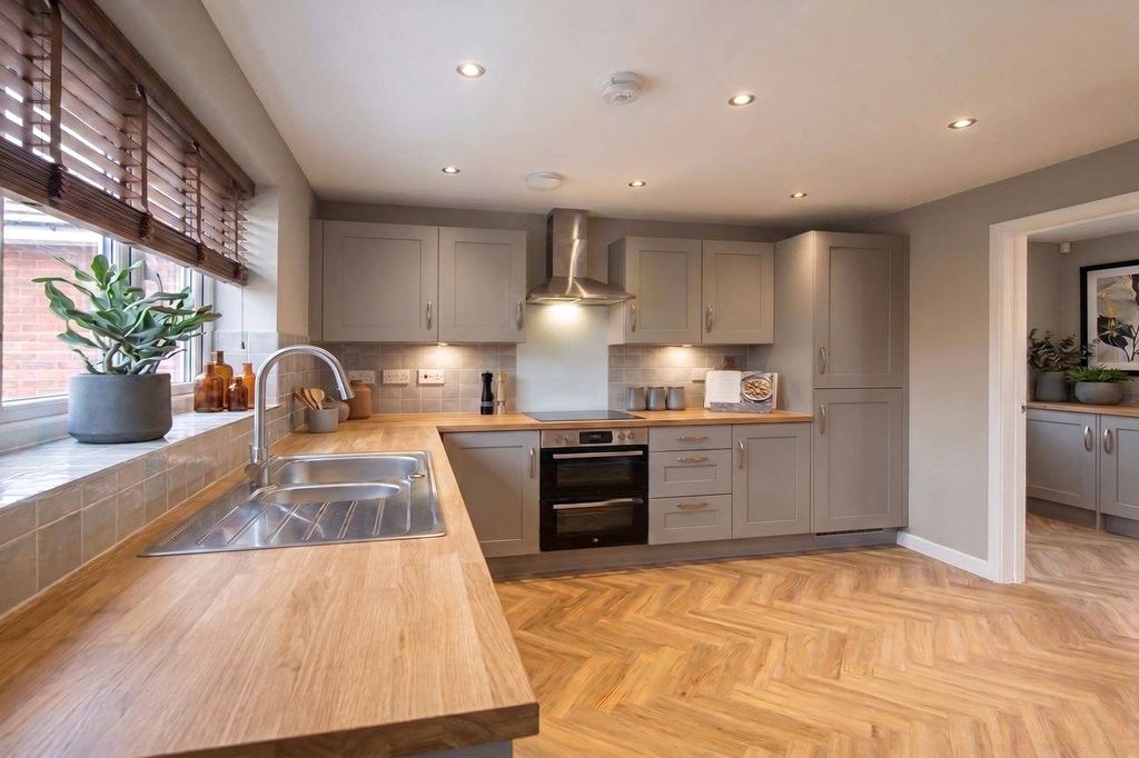 Property photo 2 of 13 Kitchen