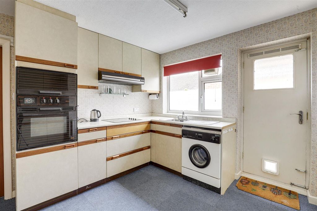 Property photo 3 of 19 12248.Jpg