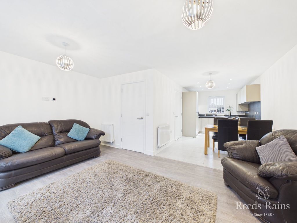 Property photo 3 of 24 Sitting Room